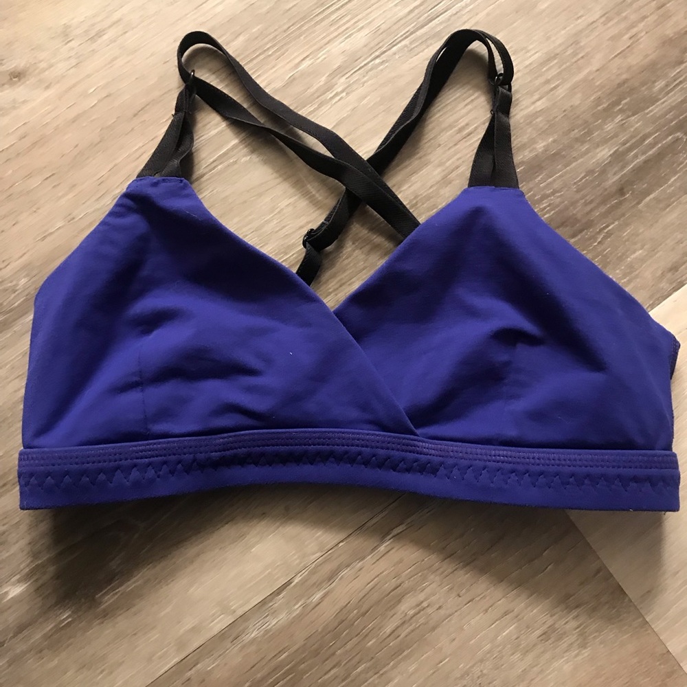 Lululemon sports bra
